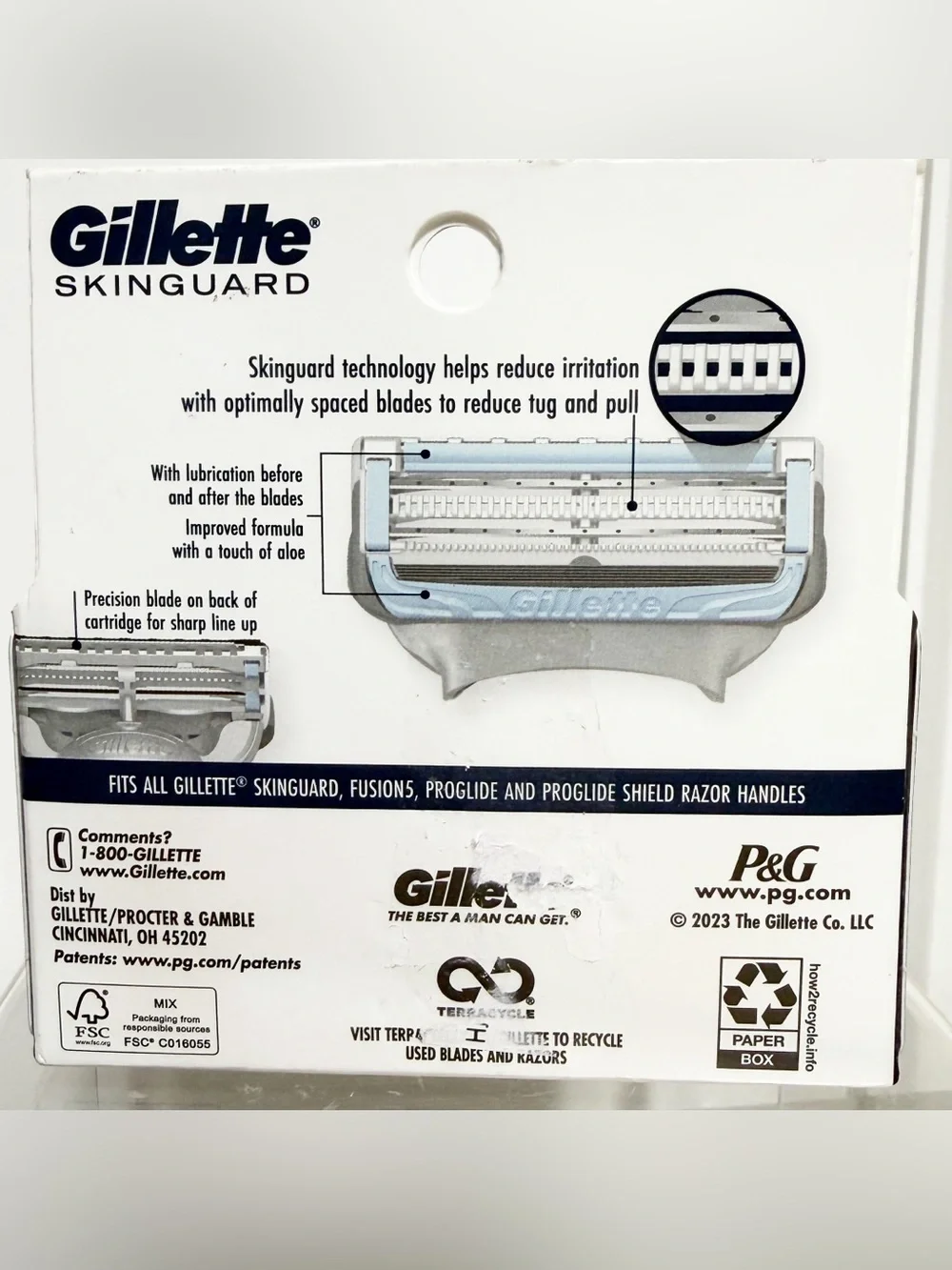 Gillette Skinguard For Sensitive Skin Razor Blade Refills - 4 Cartridges - NIB